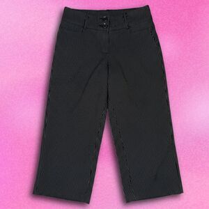 Size Medium Low Waisted Y2K Office Siren Pinstripe Capri Pants